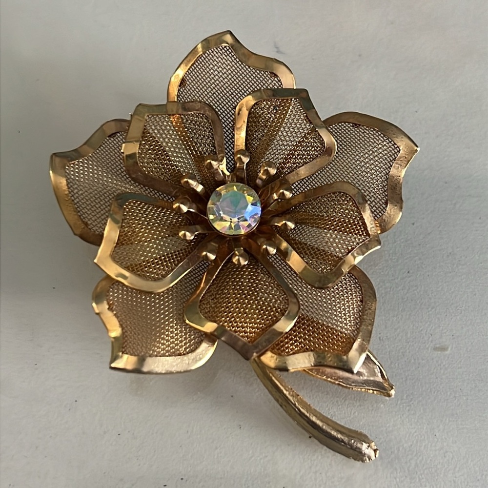 Vintage Flower Brooch Pin